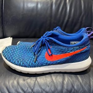 Nike Roshe Run Flyknit Size 10